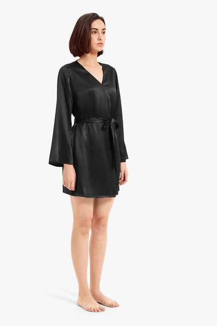 Loose Collarless Silk Black-Robe-MommeSilk-Urbanheer