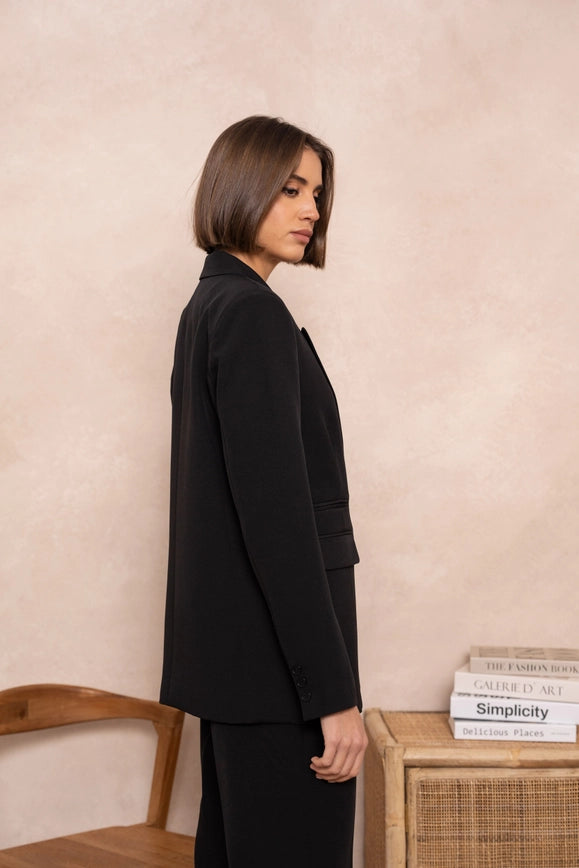 Signature Asymmetric Mid-Length Double-Breasted Plain Jacket Black-Jacket-Attentif Paris-Urbanheer