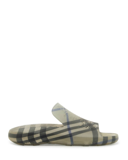 Burberry ered  rubber checkered stingray