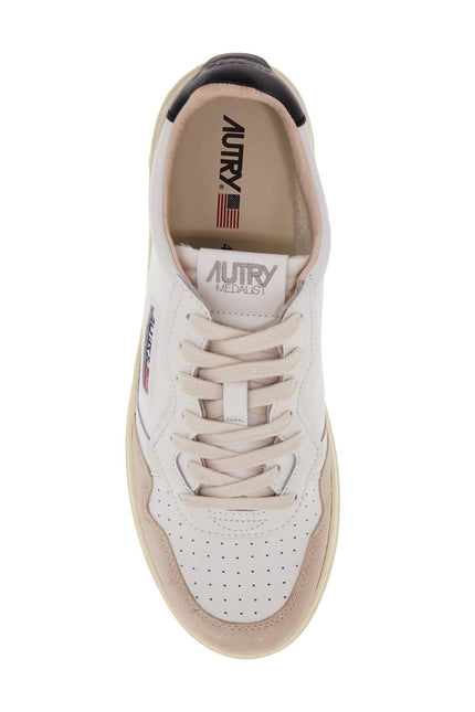 Autry leather medalist low sneakers