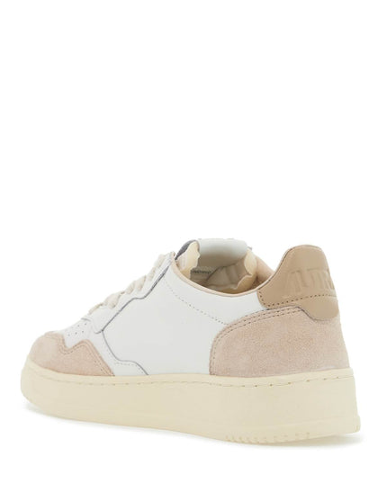 Autry leather medalist low sneakers