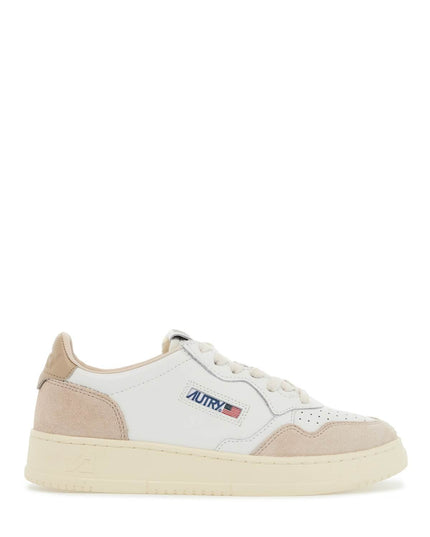 Autry leather medalist low sneakers