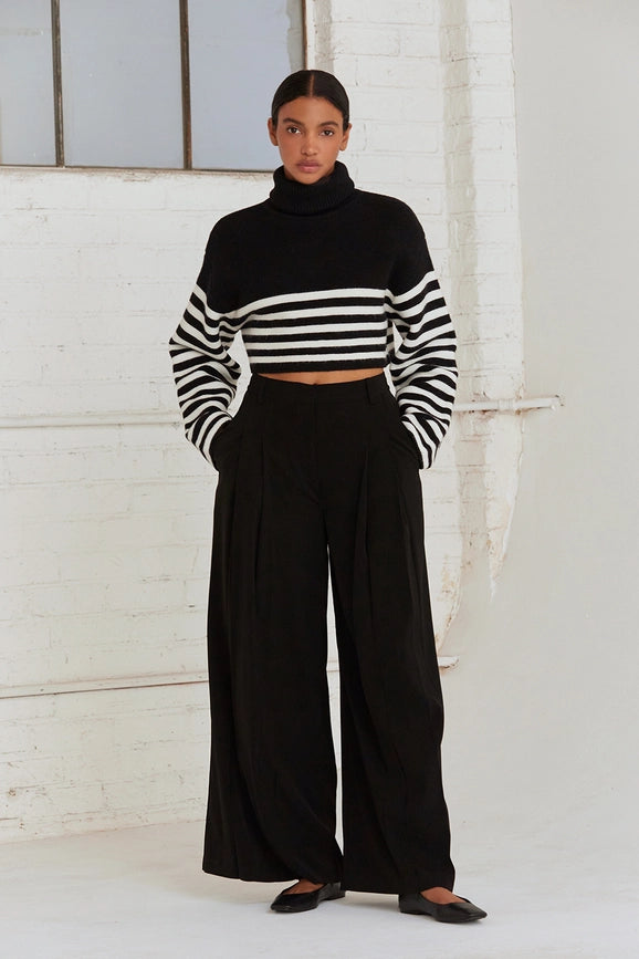 Avery Turtle Neck Striped Sweater Top BLACK/WHITE