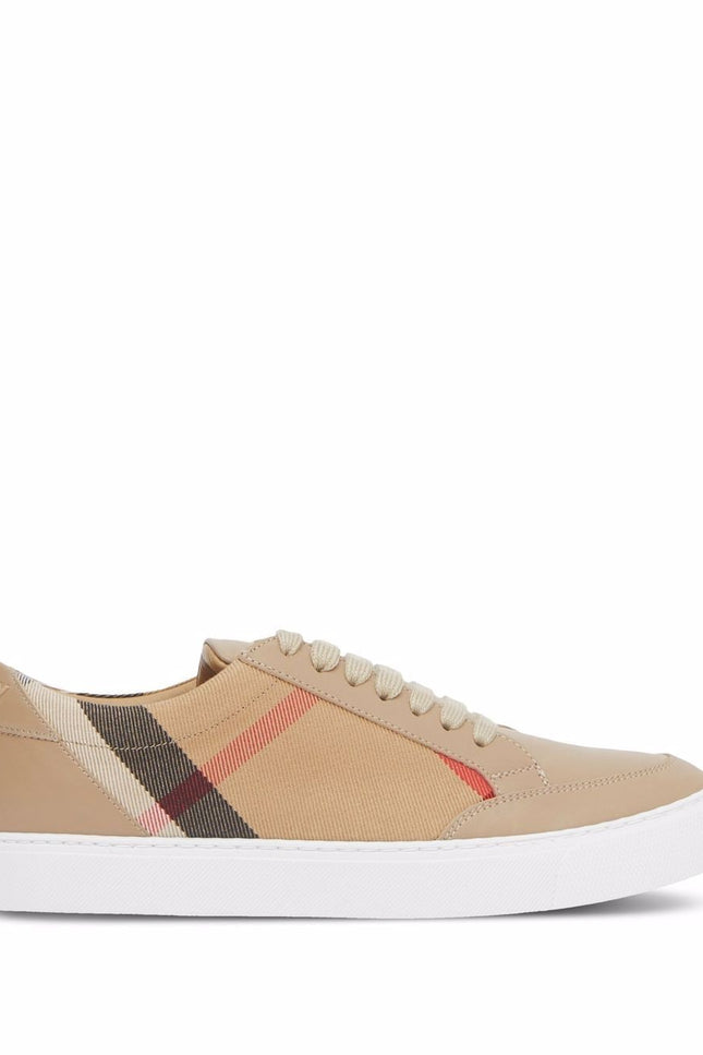 Burberry Sneakers Beige