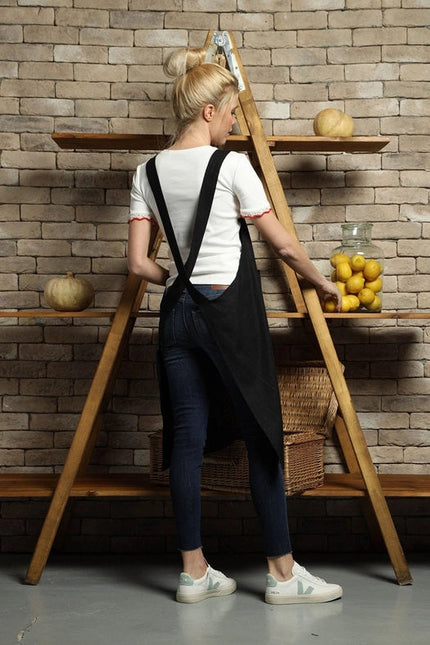 Cross-Back Linen Apron in Black