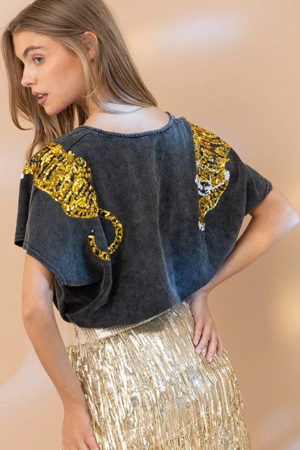 Garment Washed V Neck Tiger Sequin Patch T Shirt Charcoal