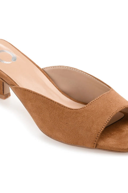 Journee Collection Women's Larna Wide Width Pump