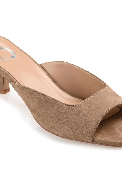 Journee Collection Women's Larna Wide Width Pump