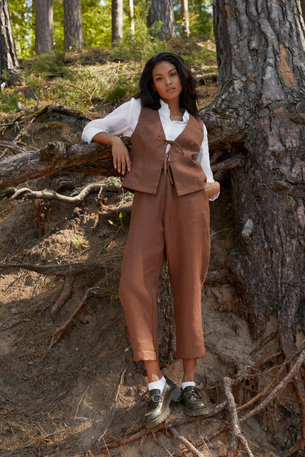 Linen Vest with Ties Sedilo in Cacao Brown