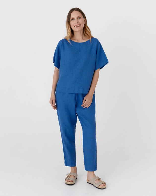 Loose-Fit Linen Top Midway in Cobalt Blue