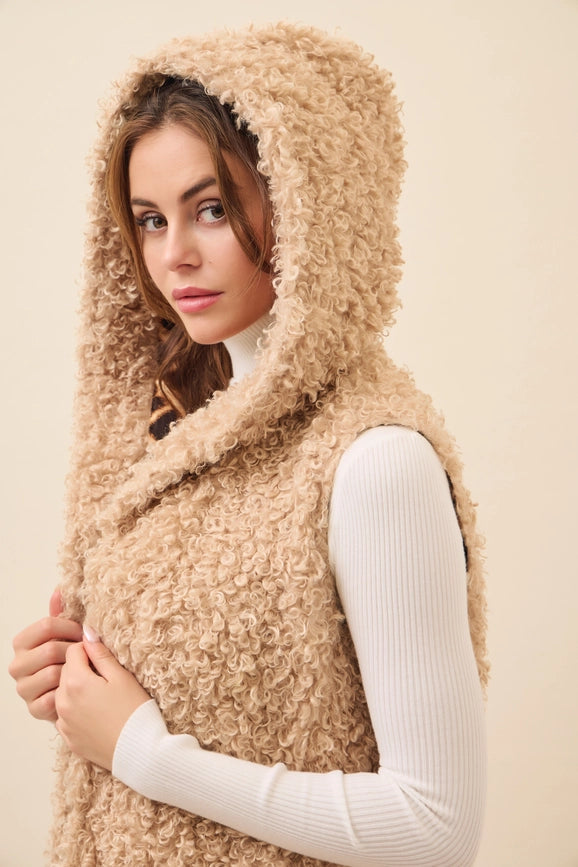 Mae Curly Fur Hooded Vest BEIGE