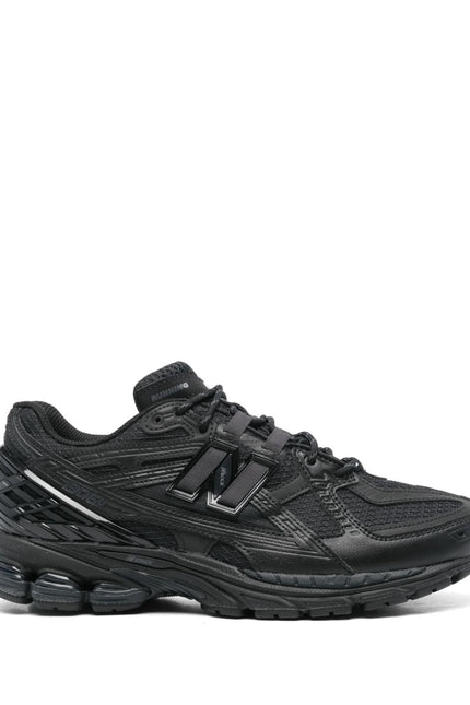 New Balance Sneakers Black