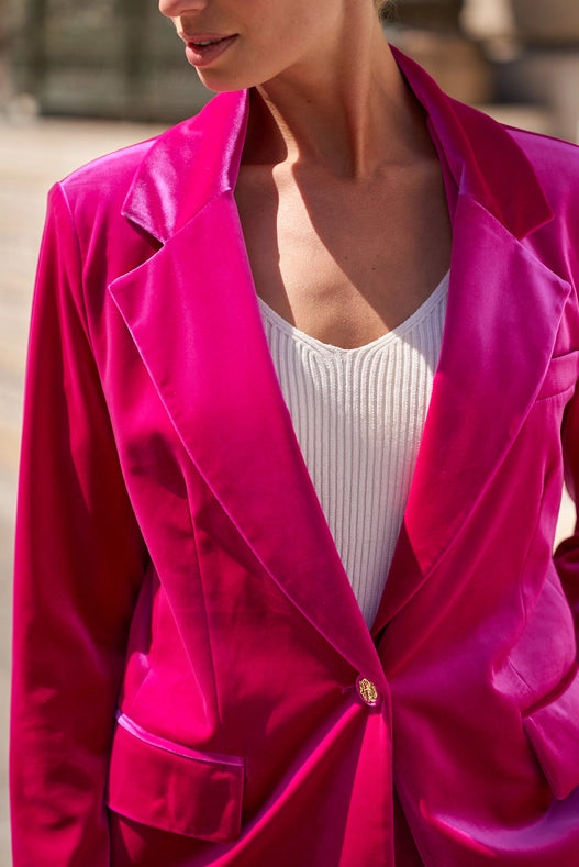 Oversized Velvet Jacket With A Gold Button Fuchsia