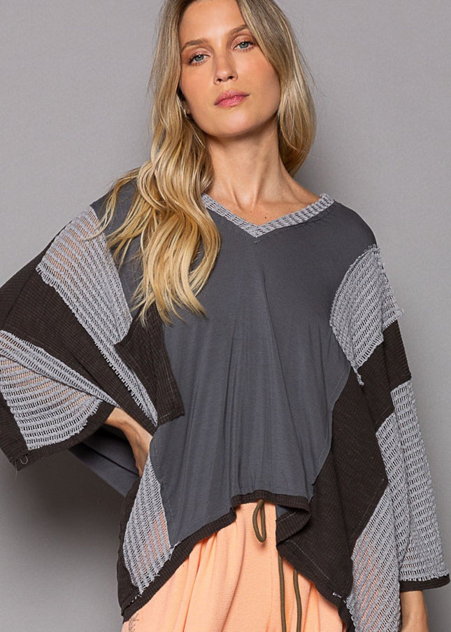 POL High-Low Contrast V-Neck Top