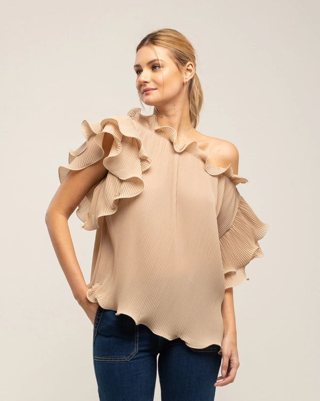 Pleated top with ruffles on the collar and sleeves