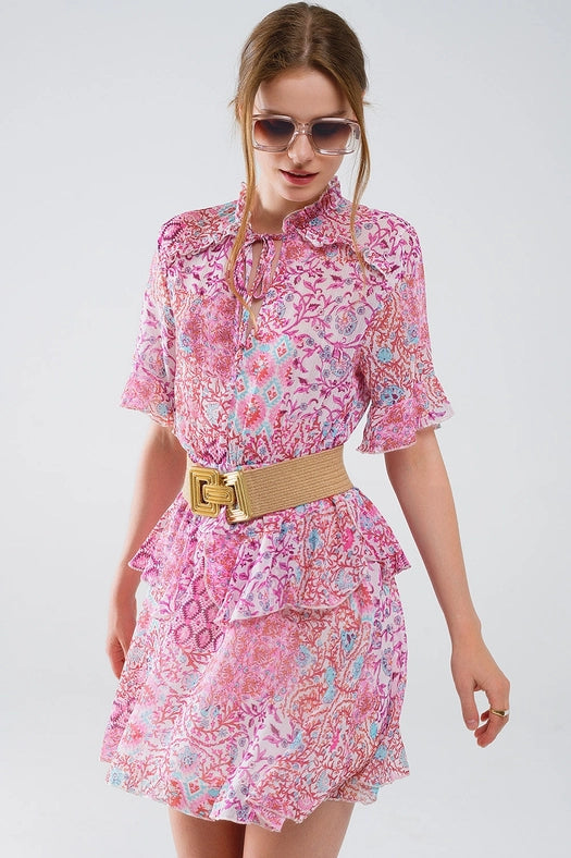 Short Dress with Abstract Print and Ruffled Skirt in Shades of Pink