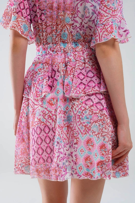 Short Dress with Abstract Print and Ruffled Skirt in Shades of Pink