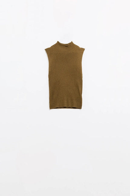 Sleeveless Fine Knit Wool Sweater in Brown