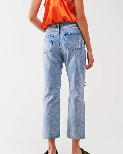 Sraight-Leg Jeans With Exposed Buttons And Ripped Knees