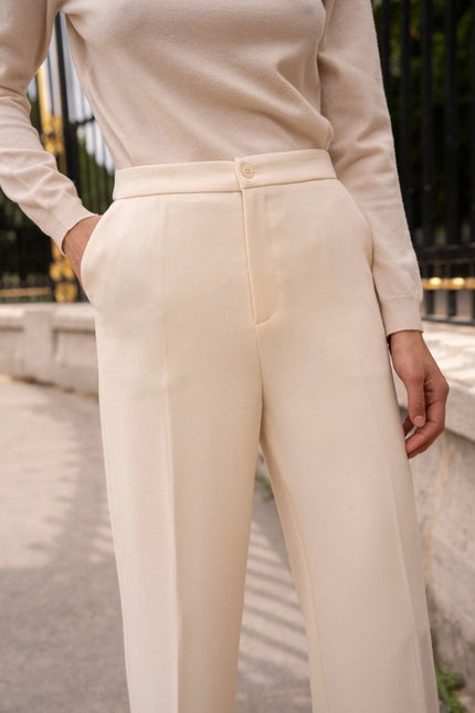 Straight Cut Pants in Winter Material Off-white