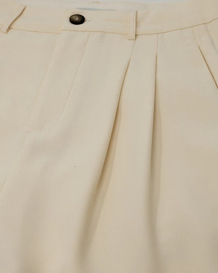 Straight Leg Trousers With Side Pockets And Darts In Cream