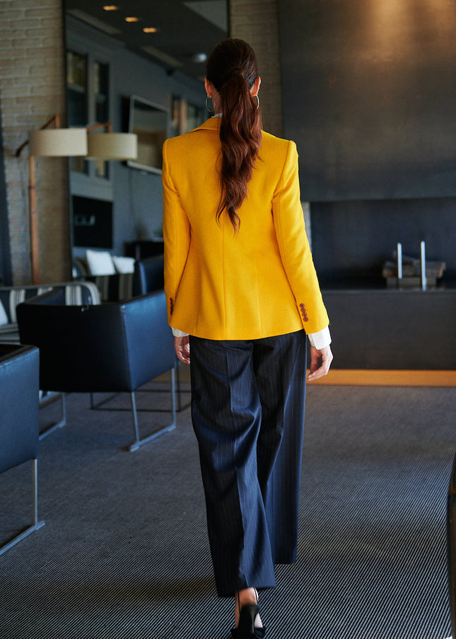 Timeless and elegant blazer EVELYN SLIM FIT YELLOW