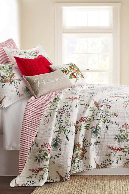 Winterberry Forest Reversible Quilt Set