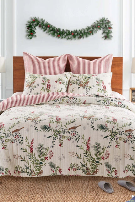 Winterberry Forest Reversible Quilt Set