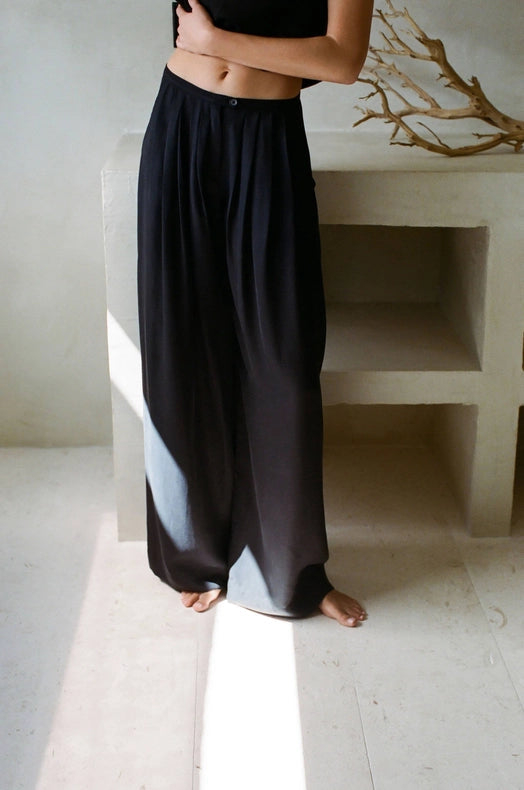 Woven Tencel Cupro Pleated Wide Leg Pants Black