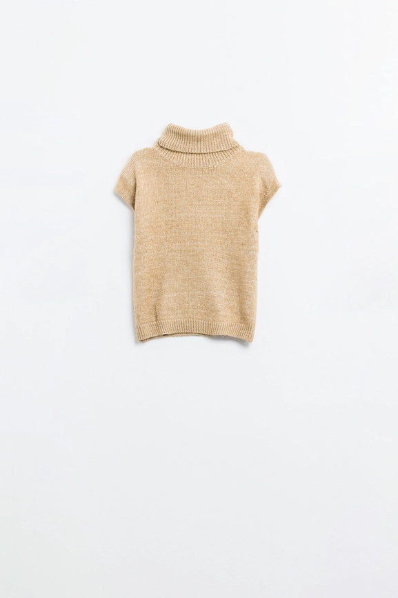 Cozy Turtleneck Sleeveless Sweater in Camel