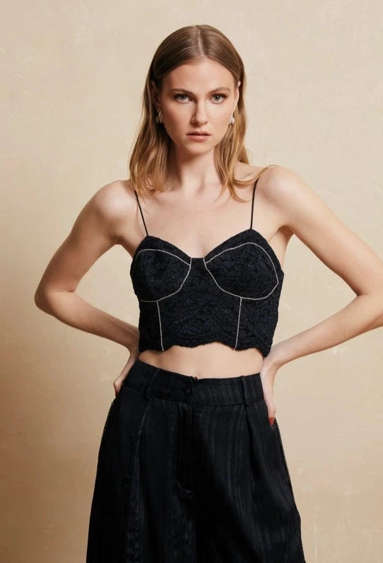 Shirina Embellished Crop Top-TOP-La fuori-Urbanheer