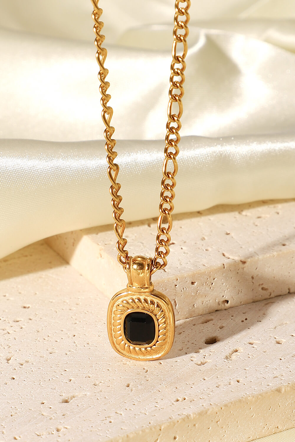 18K Gold Plated Inlaid Rhinestone Pendant Necklace-UHX-Urbanheer