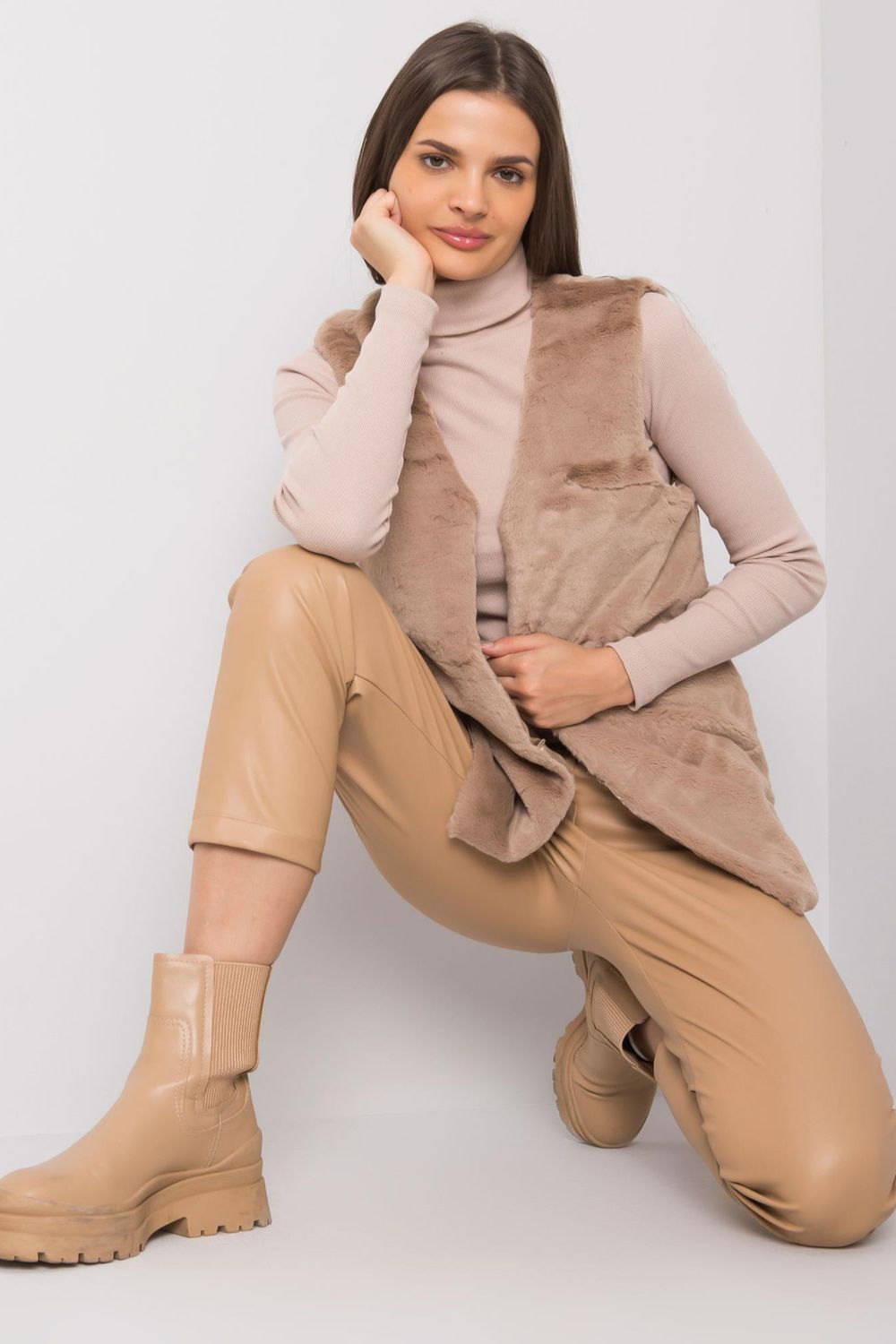 Gilet Outfit-Clothing - Women-Yups-Urbanheer