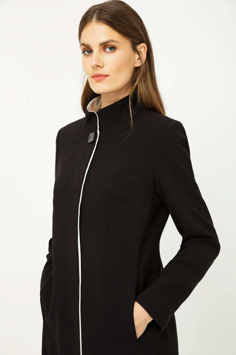 Black Coat with Ecru Detail-Conquista-Urbanheer