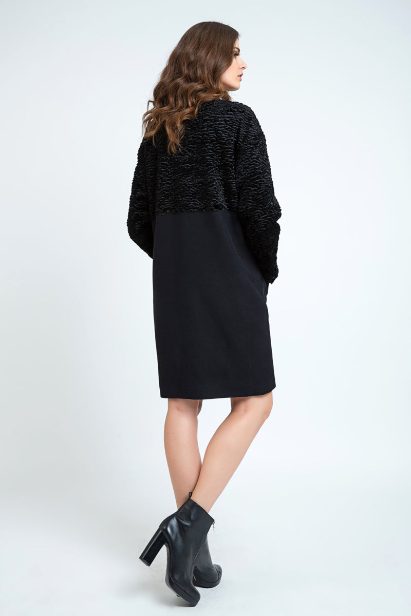 Straight Black Coat with Astrakhan-Conquista-Urbanheer