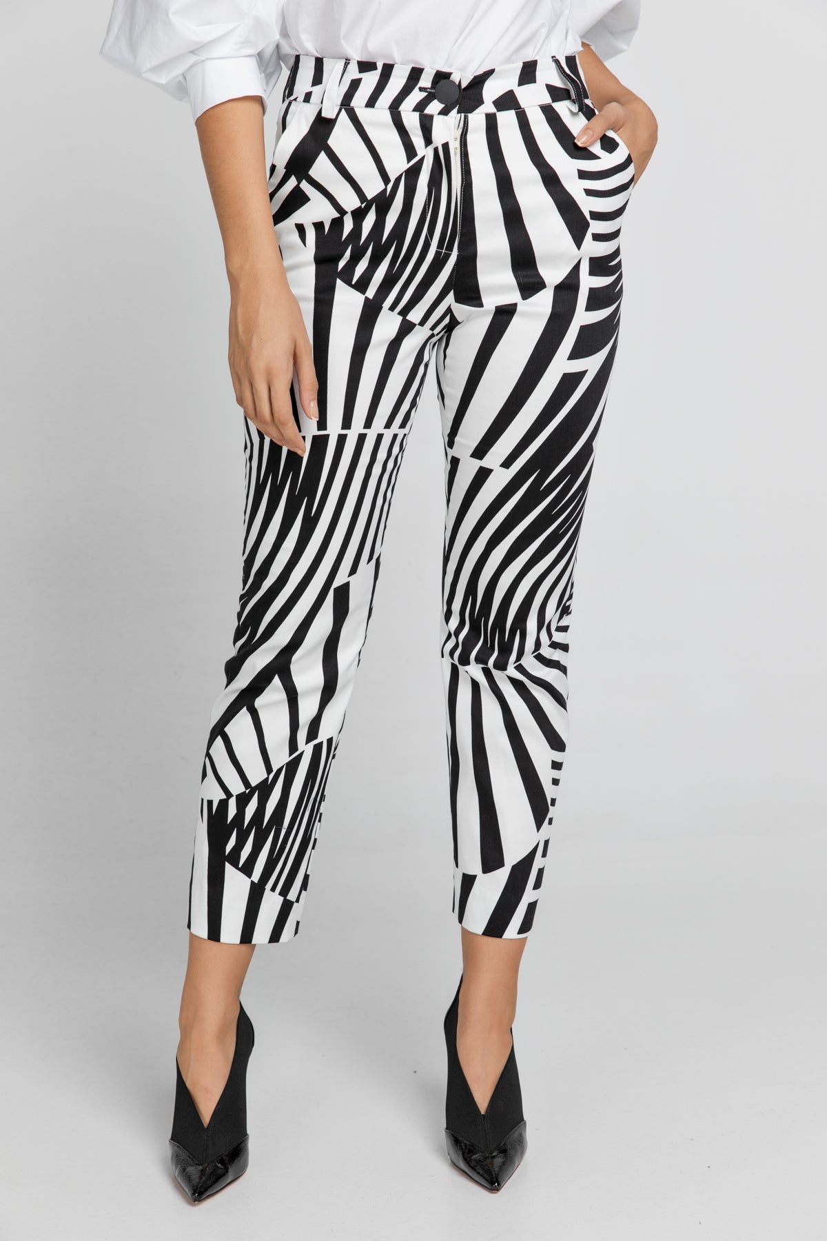 Black And White Gabardine Pants-Pants-Conquista-Urbanheer