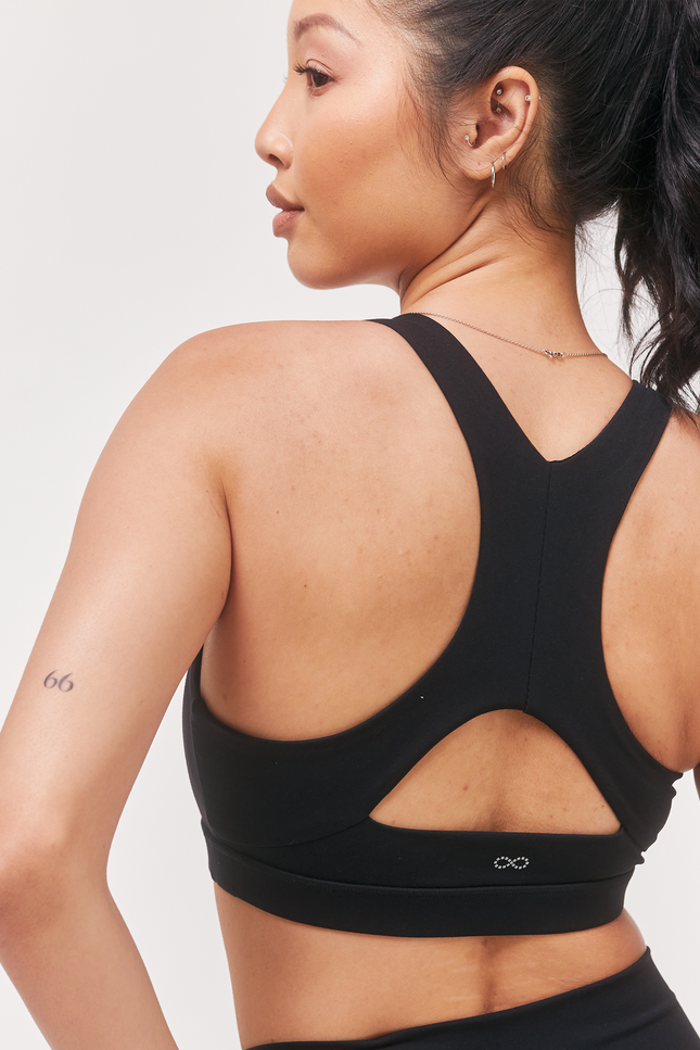 Swift Keyhole Racerback Bra-rebody-Urbanheer