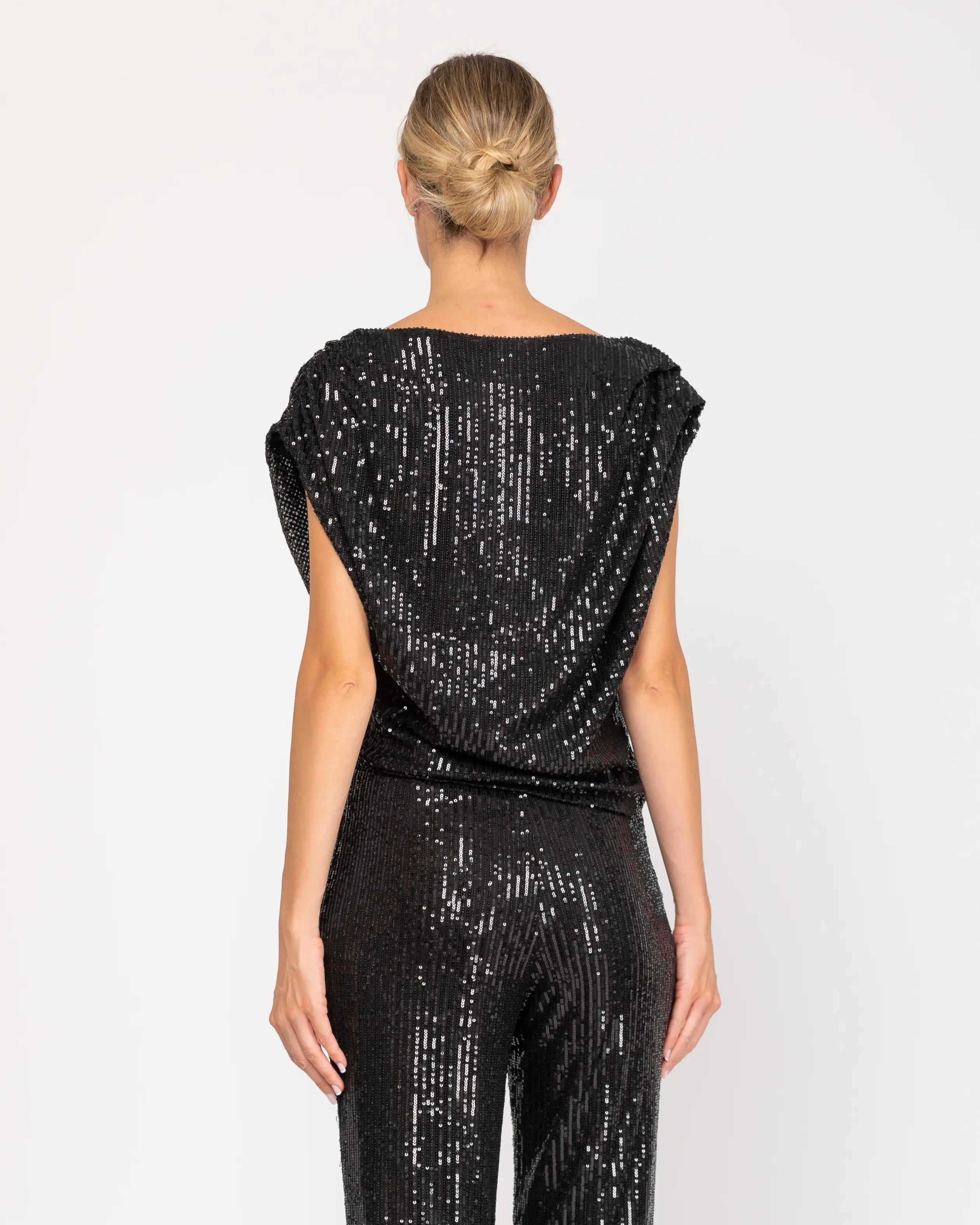 Short Sleeve Boat Neck Sequin Top-Tantra-Urbanheer